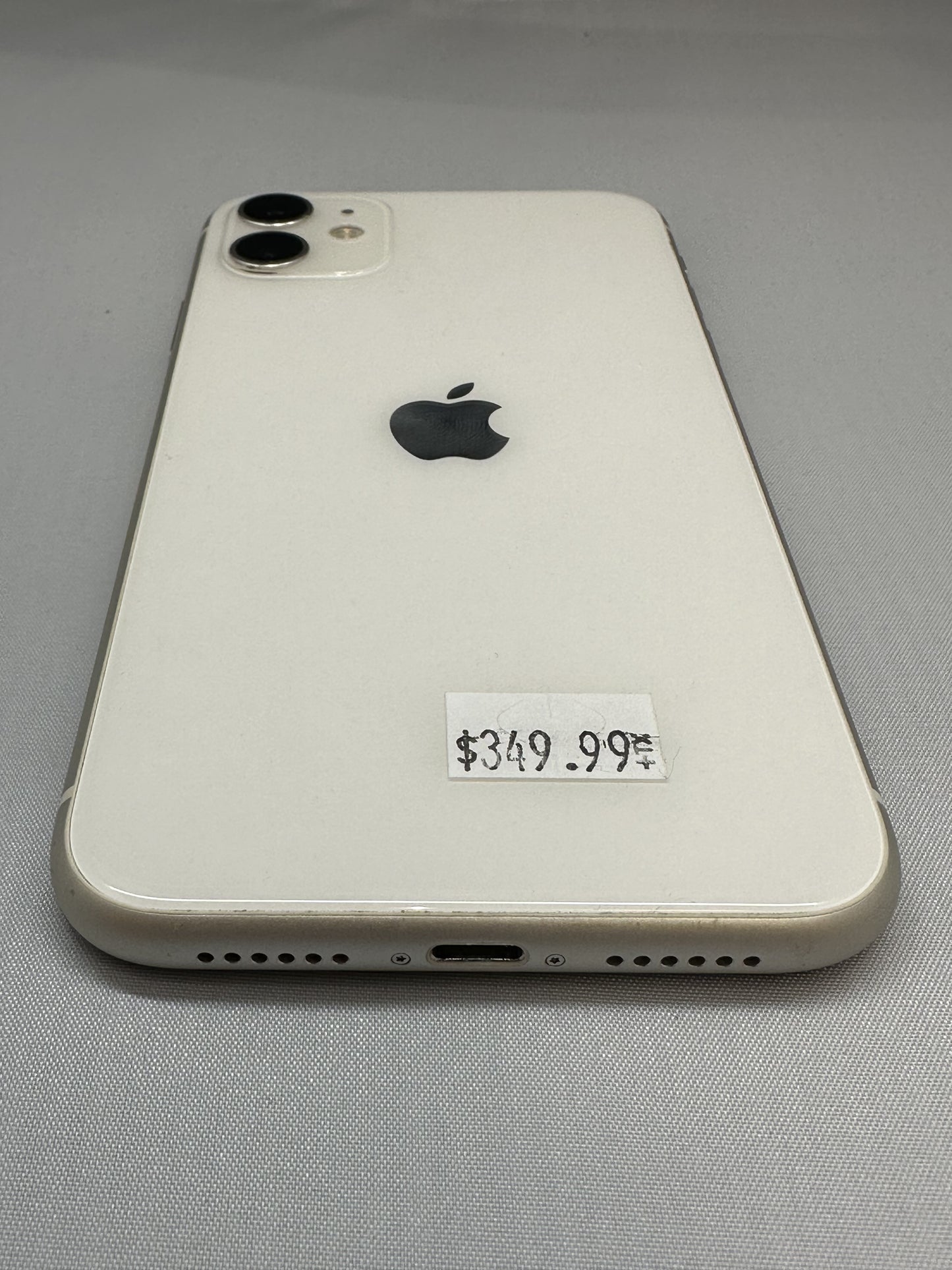 iPhone 11 (White)